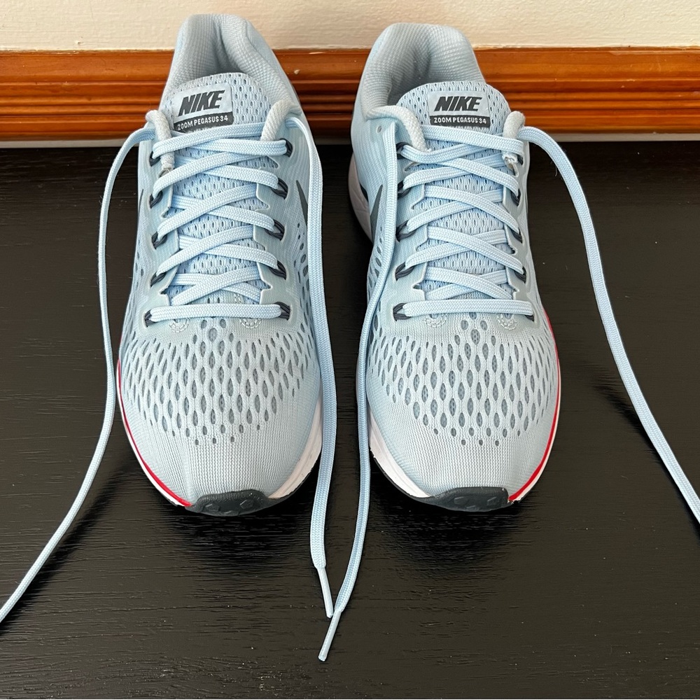 Women’s NIKE PEGASUS 34 size 8.5